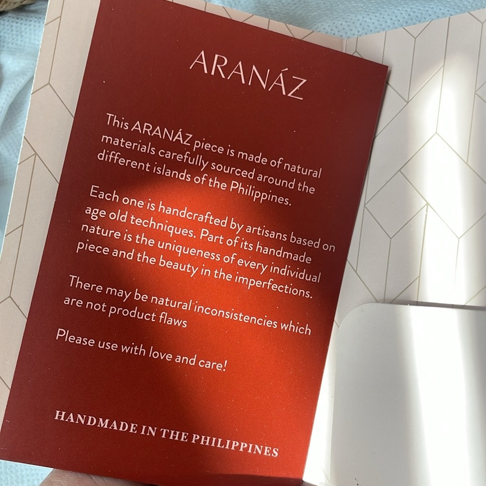 NWT | Chic Aranáz Straw Bag with Removable Orange Strap - Picture 6 of 6